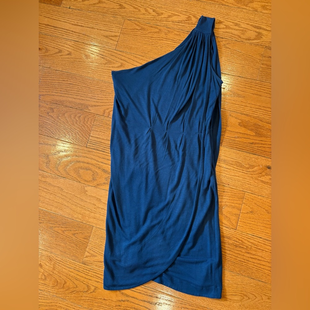 Marc by Marc Jacobs One-Shoulder Draped Dress
Size: Medium